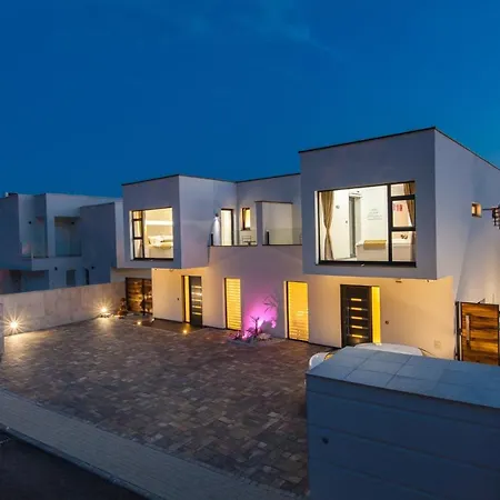 De Shery 1 Case de vacanță