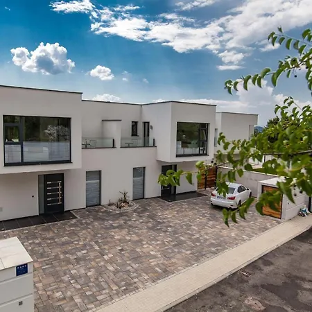 De Shery 1 Holiday home